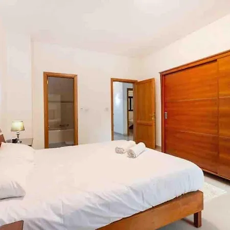 Luxury Seafront Retreat Overlooking Manoel Island Apartment *