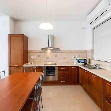 Luxury Seafront Retreat Overlooking Manoel Island